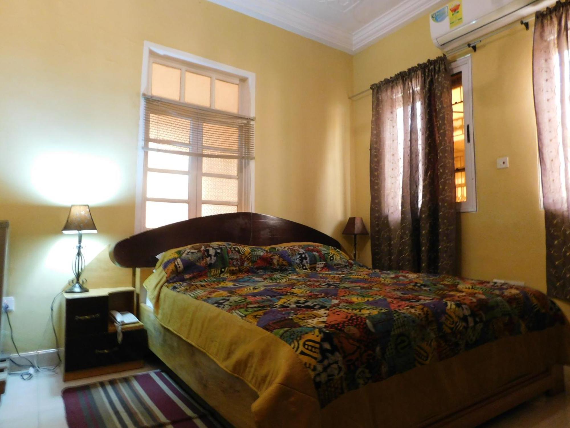 Jesiwa B'S Little Palace Accra Exterior foto