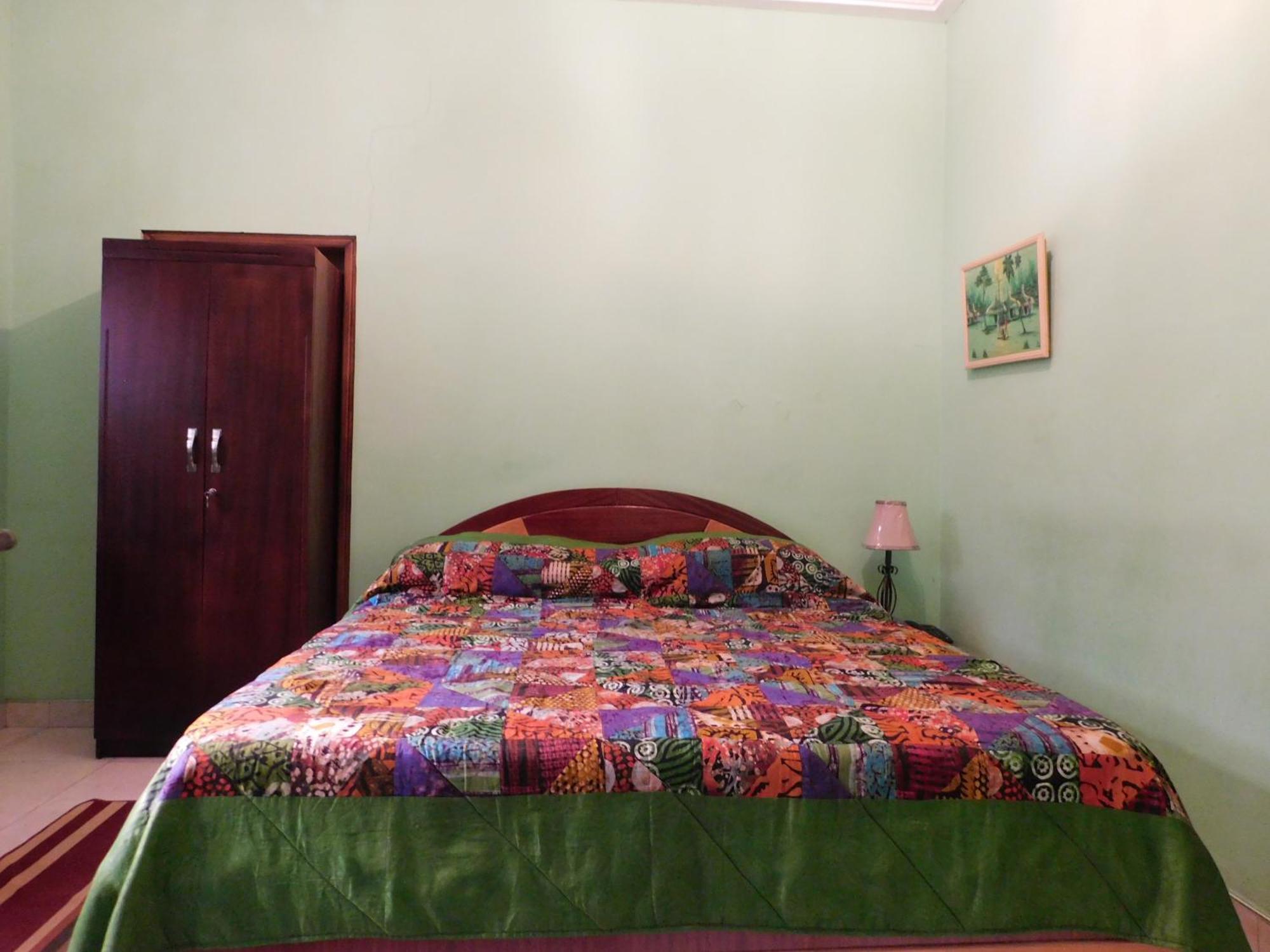 Jesiwa B'S Little Palace Accra Exterior foto